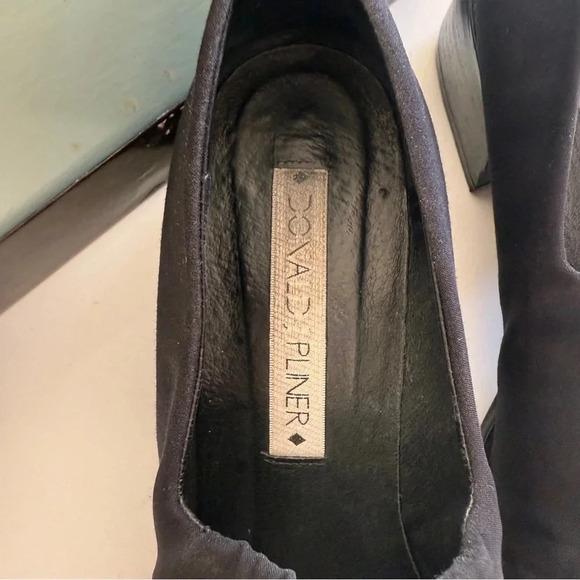 Donald J Pliner- Microfiber-Black- Slip on-Block Heel- Made in Spain- Size 8 - Picture 4 of 12